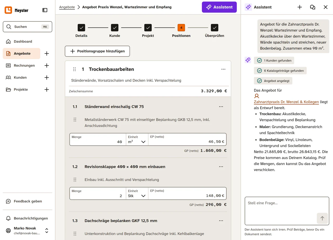 Der Assistent in Meyster neben einem Angebotsentwurf: die Anfrage für eine Zahnarztpraxis im Chat, die Schritte des Assistenten mit gefundenem Kunden und Katalogeinträgen und das angelegte Angebot mit Positionen